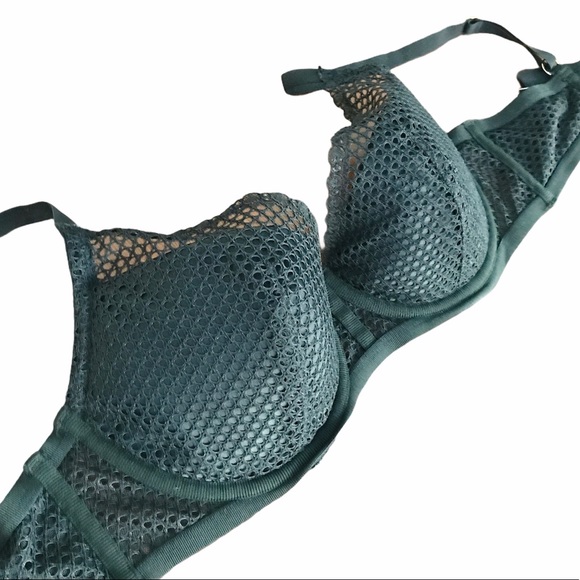 NWOT Victoria’s Secret black padded underwire bra - Picture 3 of 7